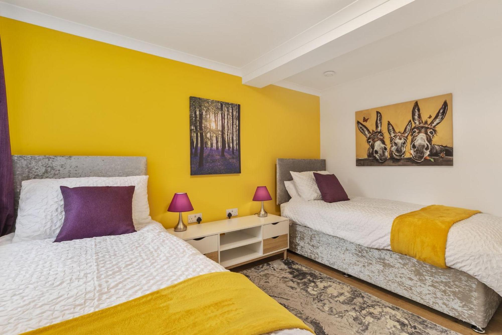 The Hidden Valley - A Stylish Rural Retreat, Perfect For Families סנט קלירס מראה חיצוני תמונה