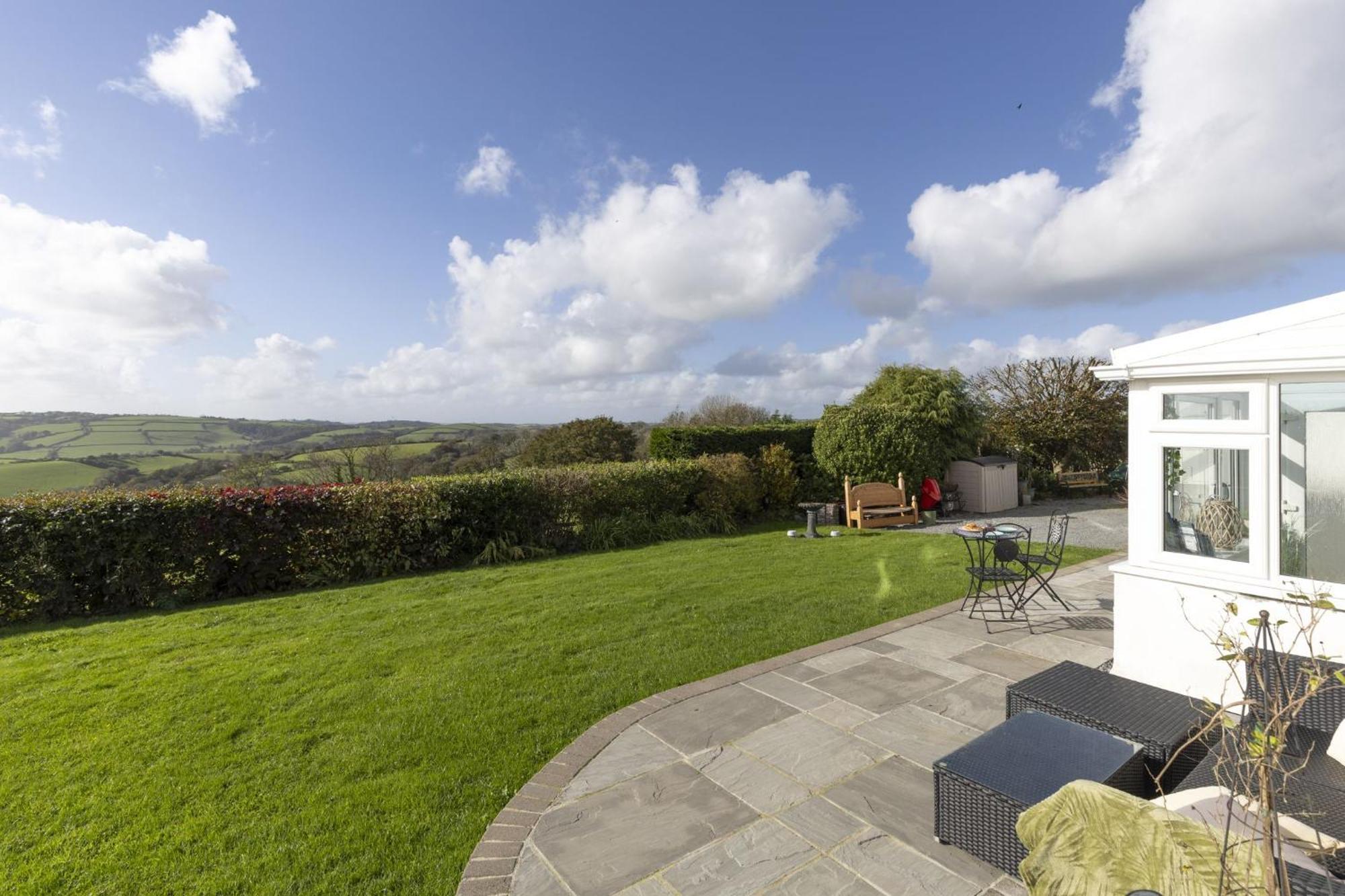 The Hidden Valley - A Stylish Rural Retreat, Perfect For Families סנט קלירס מראה חיצוני תמונה