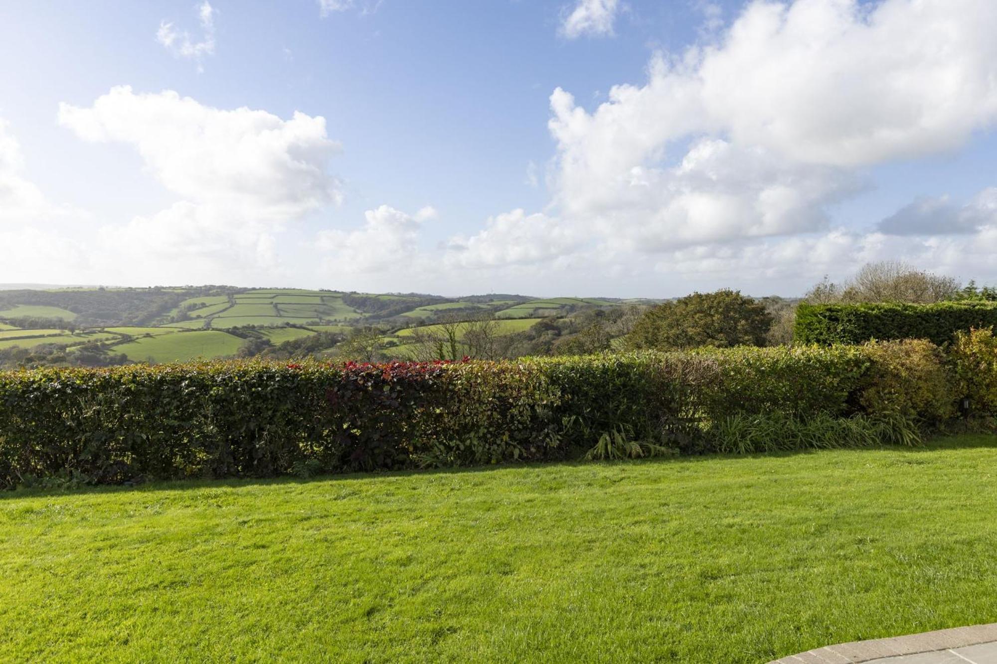 The Hidden Valley - A Stylish Rural Retreat, Perfect For Families סנט קלירס מראה חיצוני תמונה